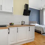 Przytulne Studia Very Berry W Poznaniu Blisko Parku By Noclegi Renters