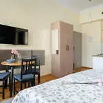 Przytulne Studia Very Berry W Poznaniu Blisko Parku By Noclegi Renters