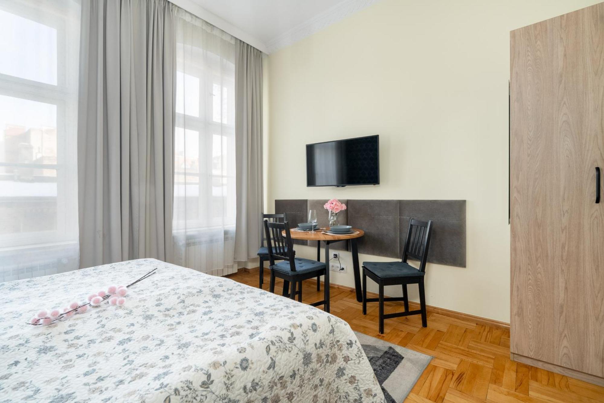 Przytulne Studia Very Berry W Poznaniu Blisko Parku By Renters * Poznan